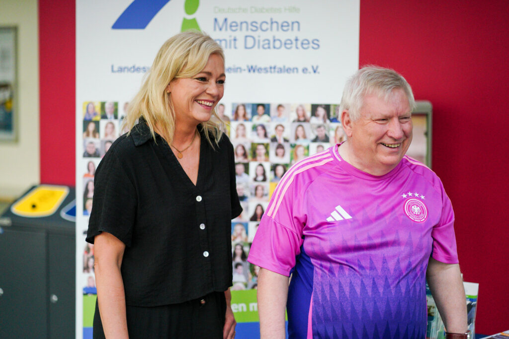 Zwei Personen bei einer Diabetes Veranstaltung in Deutschland