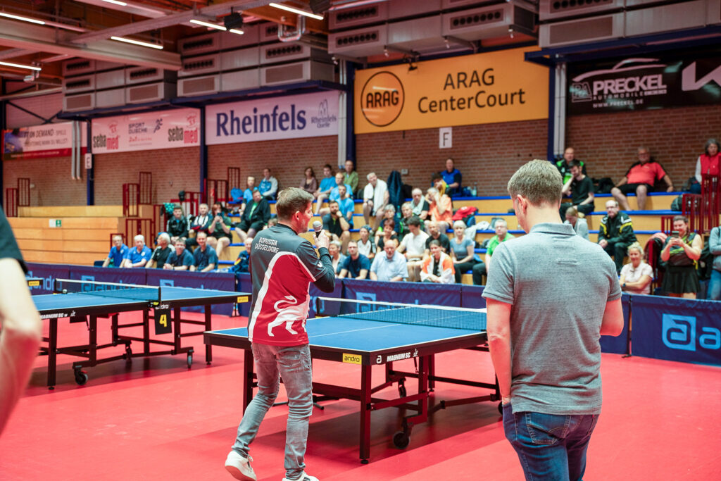 Tischtennis in der ARAG Sportarena mit Publikum