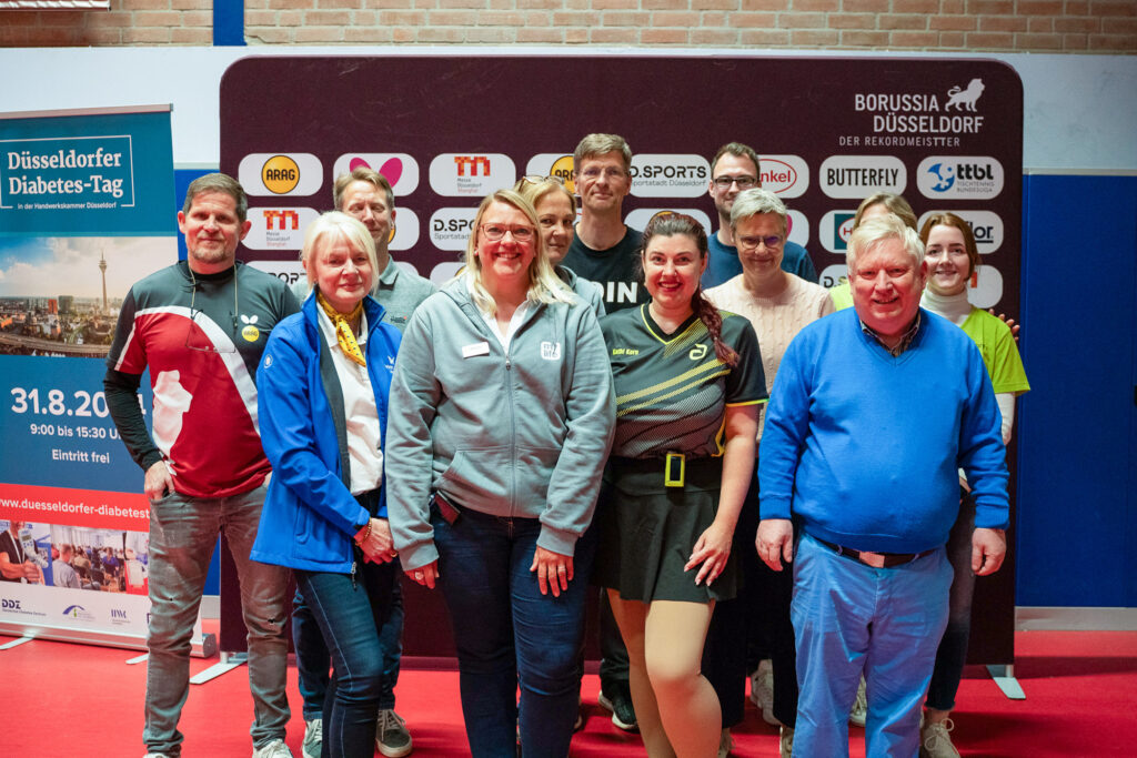 Gruppe von Menschen bei einem Event in Düsseldorf